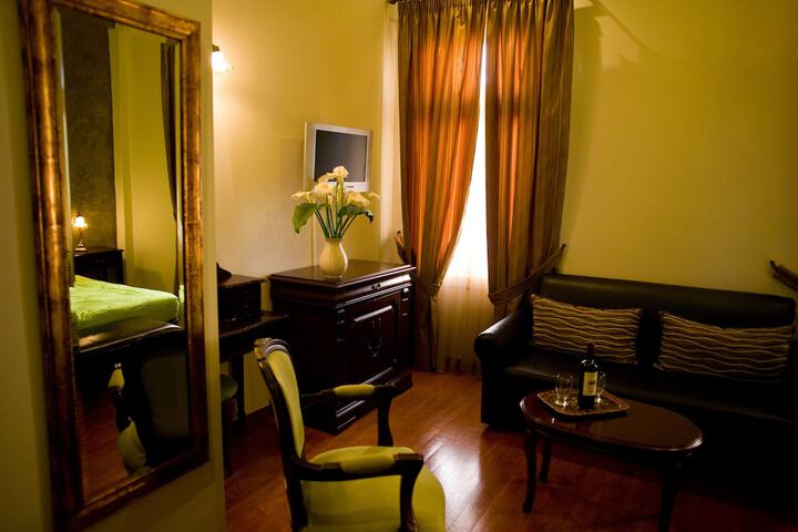 Room 28 of 44