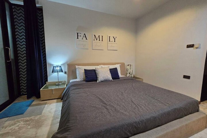 Room 50 of 116