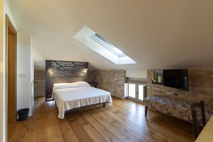 Room 5 of 42