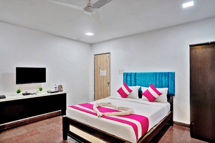 Room 4 of 10