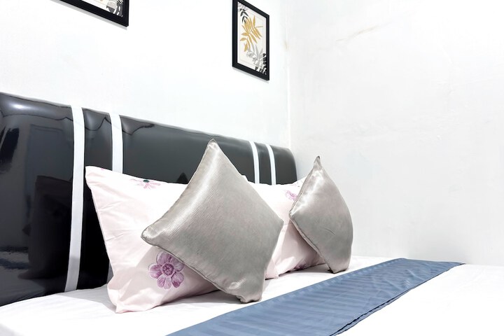 Room 6 of 62