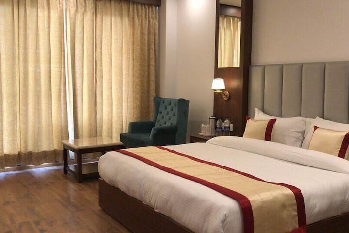 Room 13 of 34