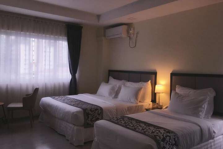 Room 9 of 22