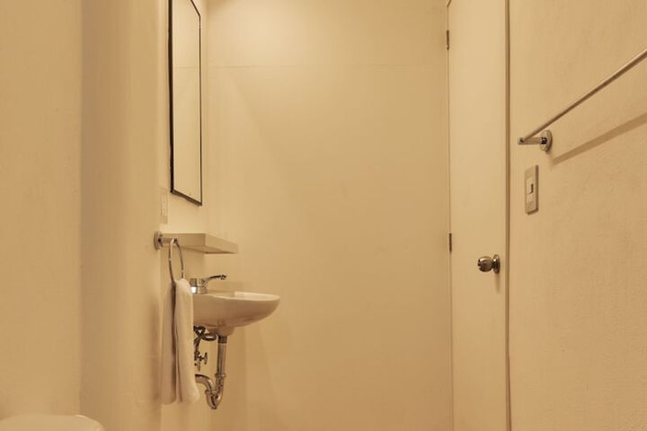 Room 32 of 47