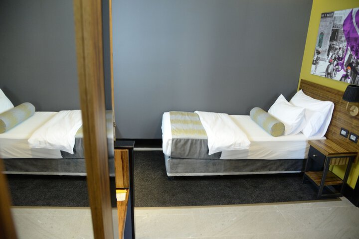 Room 14 of 86