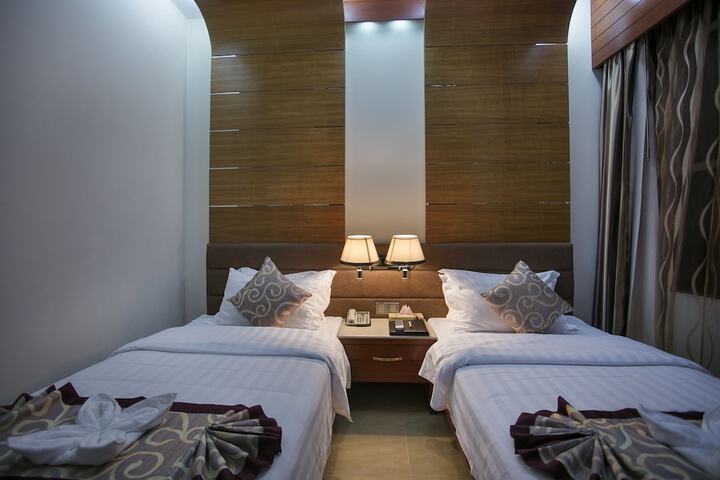 Room 15 of 36
