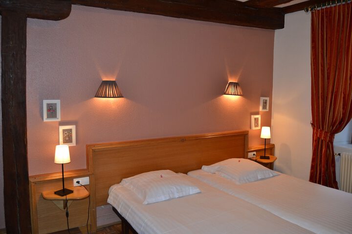 Room 9 of 96