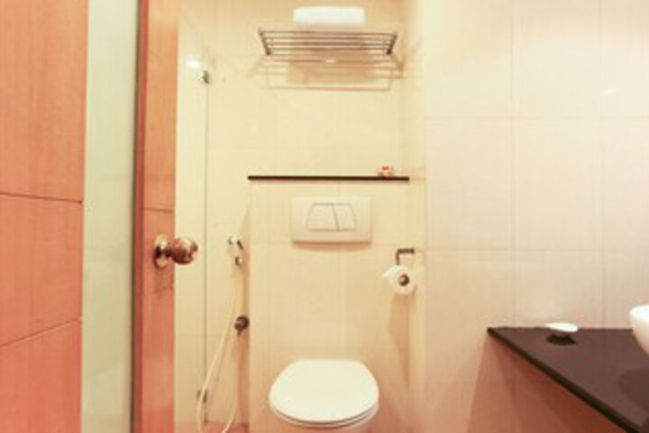 Room 6 of 97