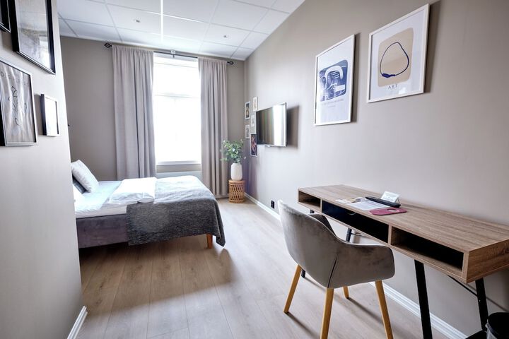 Room 13 of 38