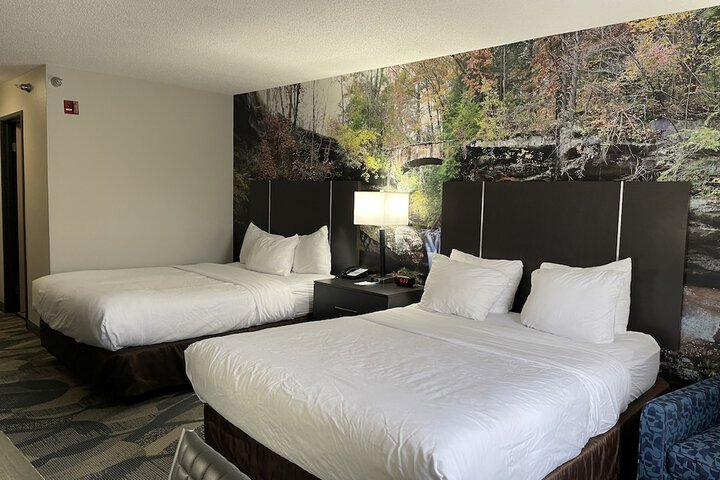 Efficiency Queen Bed (17 of 25)