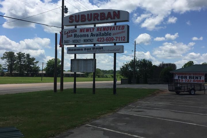 Photo of Suburbans Lavilla Inn