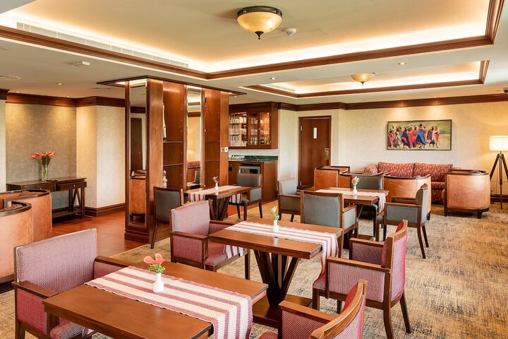 Lounge 104 of 123