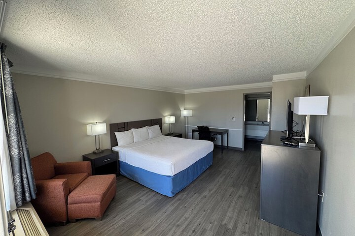 Room 5 of 23
