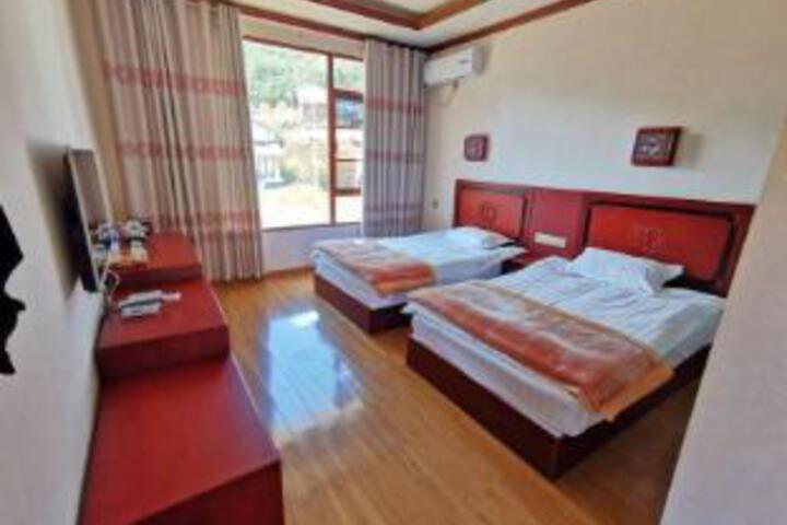 Room 5 of 7