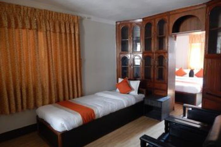 Room 16 of 33