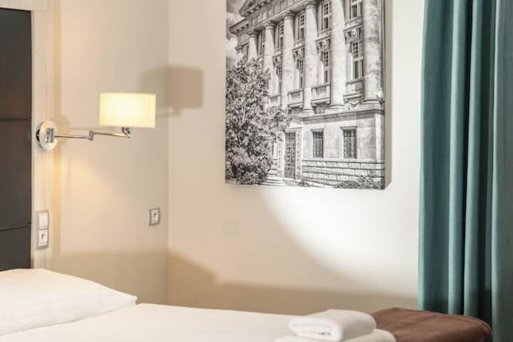 Room 26 of 82