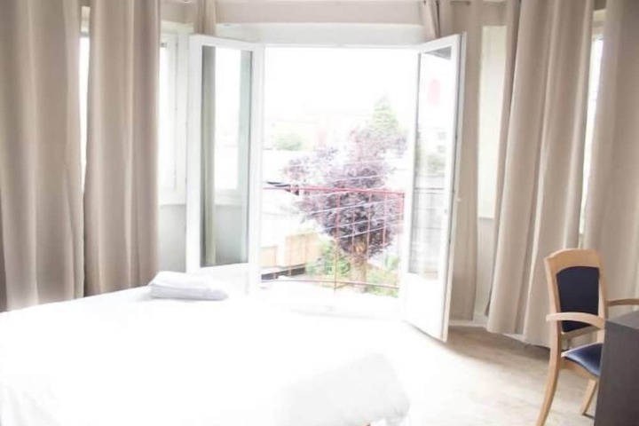 Room 15 of 34
