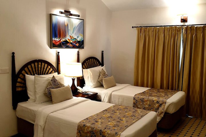 Room 3 of 117