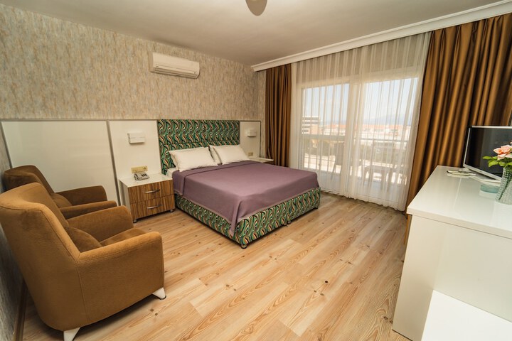 Room 9 of 66