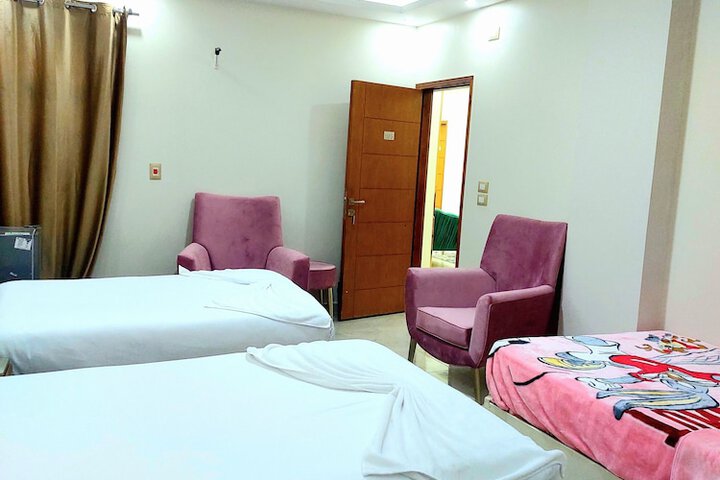 Room 4 of 35