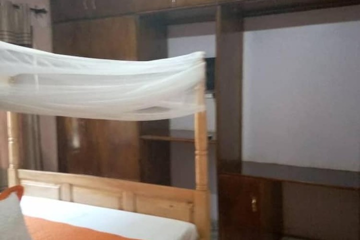 Room 2 of 2