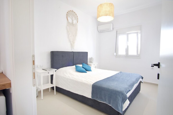 Room 9 of 27