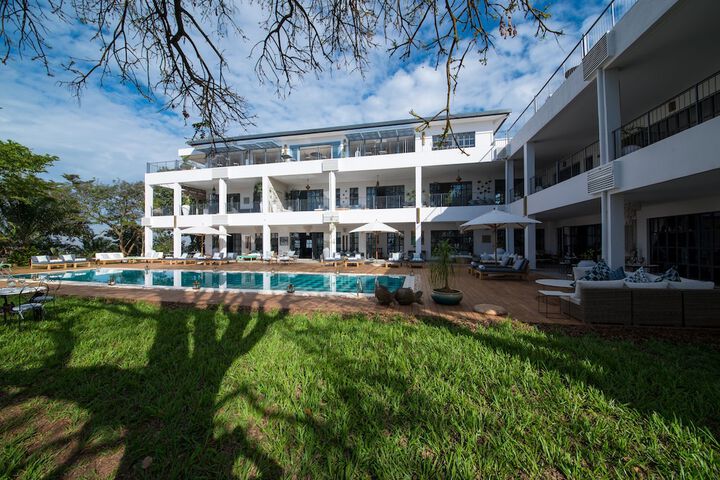 Hotel Exterior 140 of 160