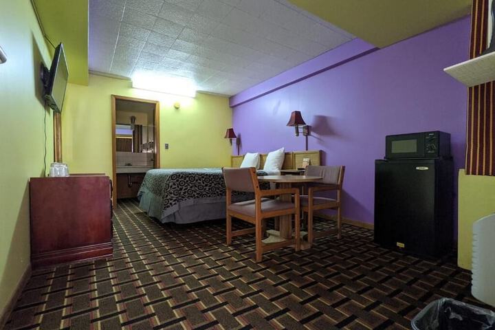 Room 7 of 14