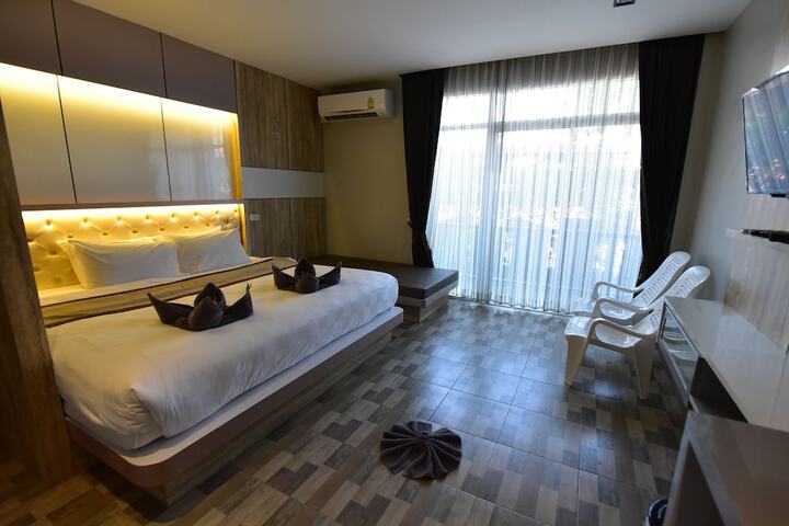 Room 48 of 92
