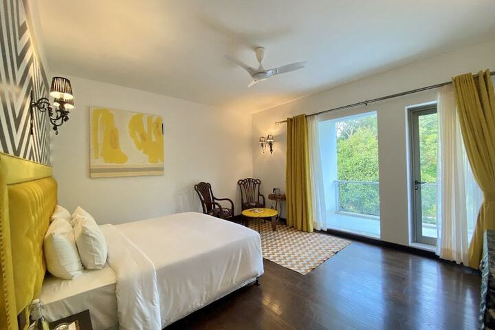 Room 54 of 132