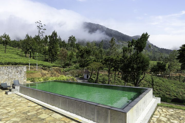 Pool 10 of 24