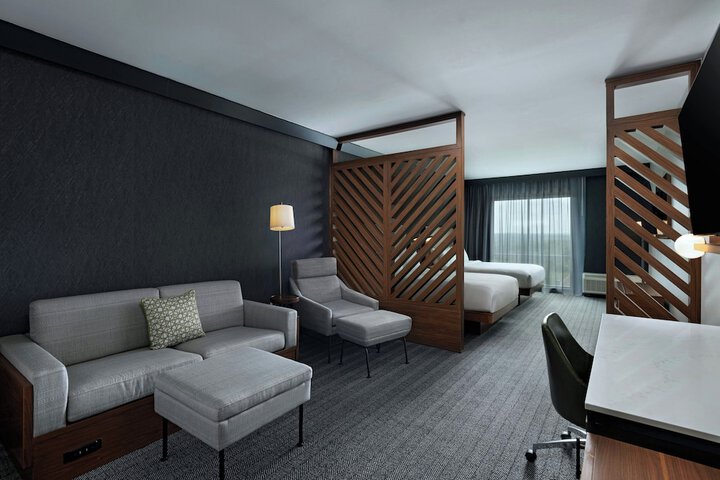 Room 6 of 34