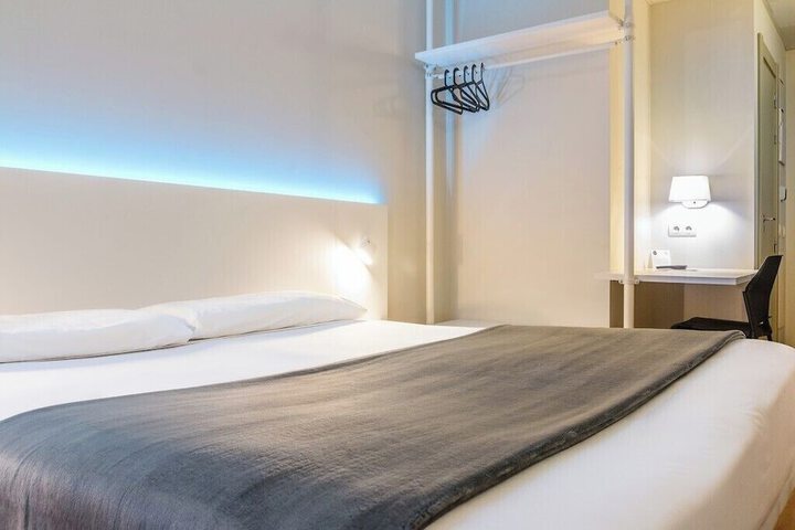 Room 15 of 49