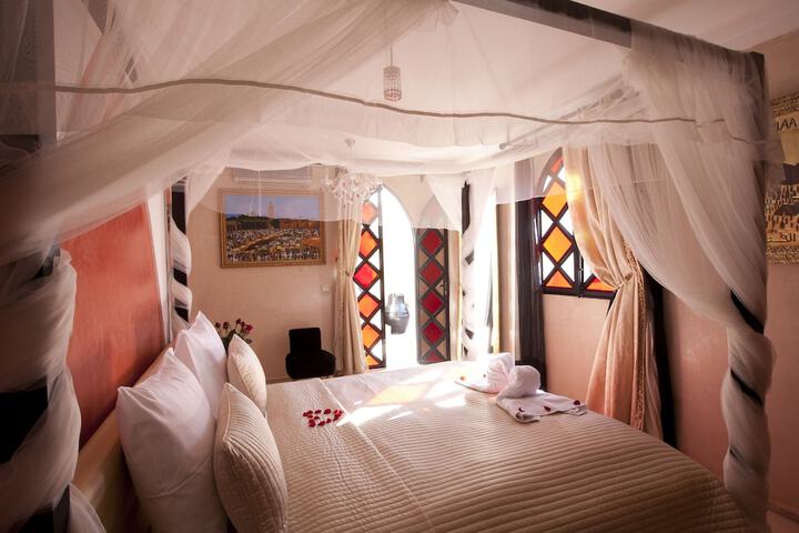 Room 6 of 42