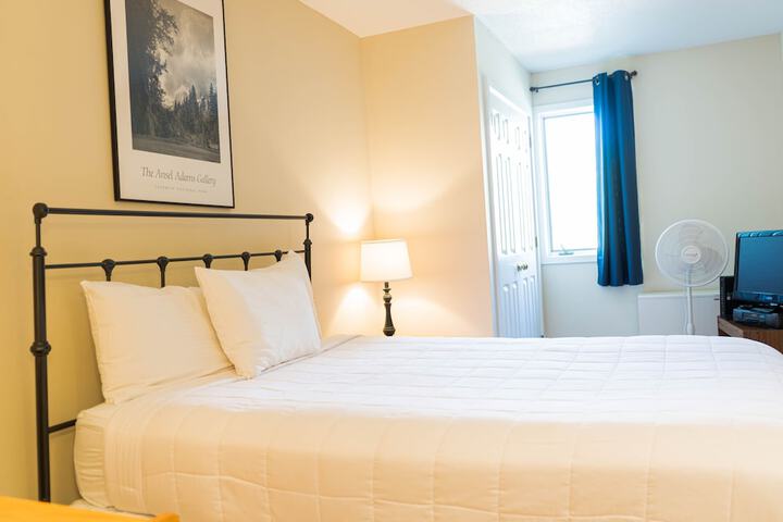 Room 2 of 32
