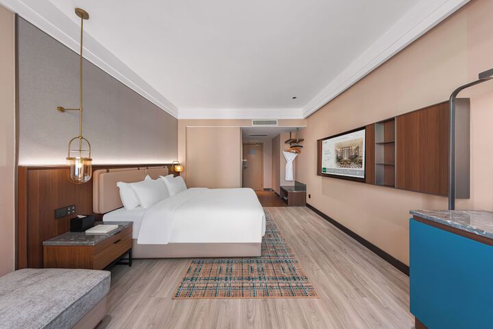 Room 5 of 25
