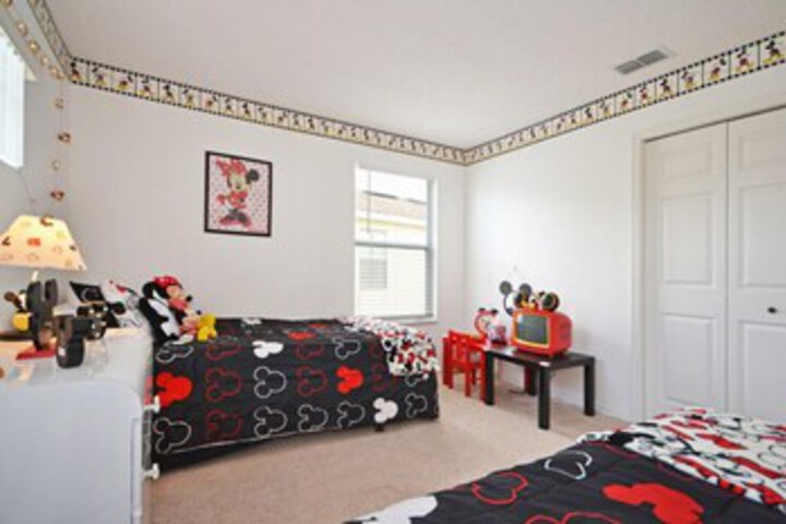 Room 33 of 35