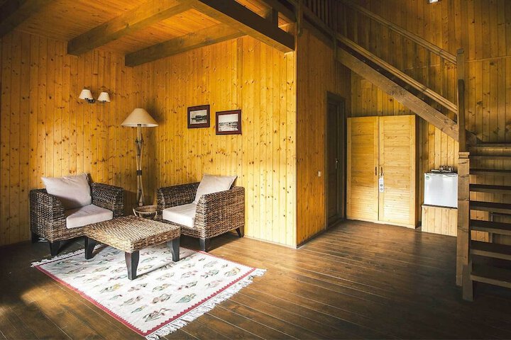 Room 16 of 90