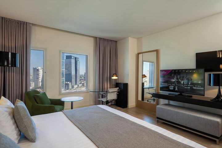 Room 29 of 143