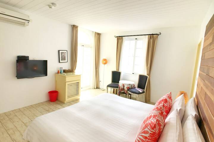 Room 17 of 53
