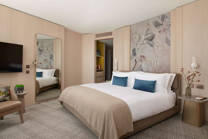 Room 10 of 94