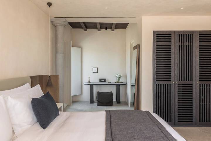 Room 48 of 163