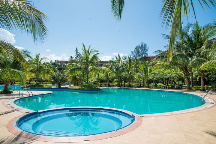 Pool Hotel