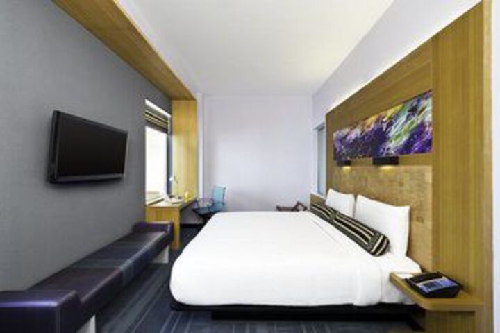 Room 13 of 40