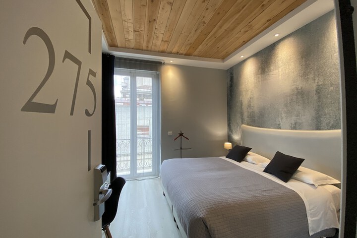 Room 18 of 86