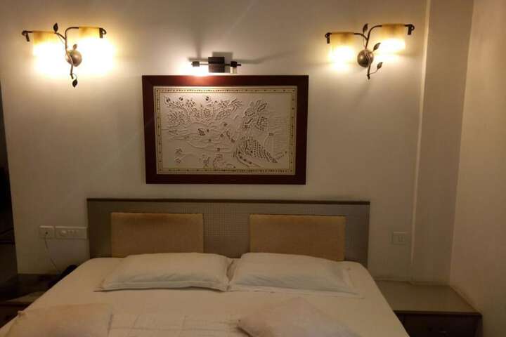 Room 10 of 49