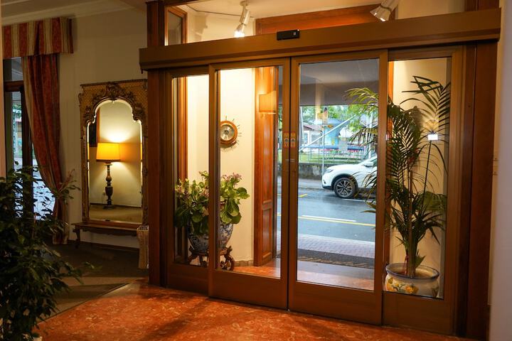Guest Lobby