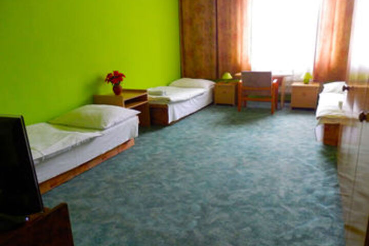 Room 8 of 10