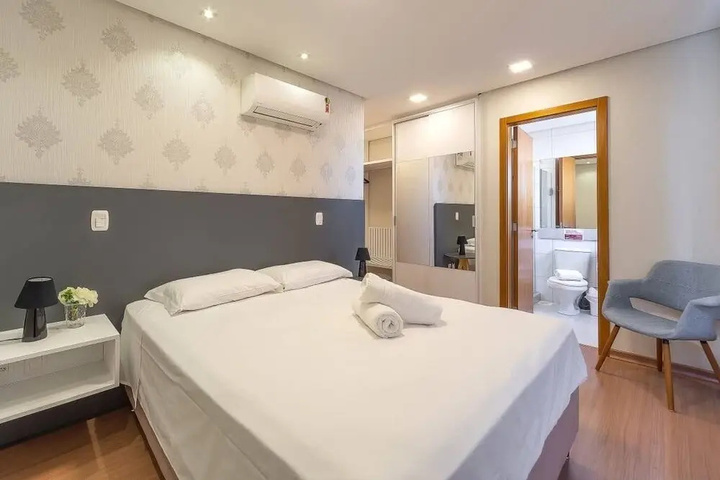 Room 4 of 13
