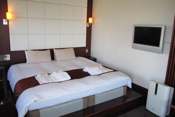 Room 12 of 39